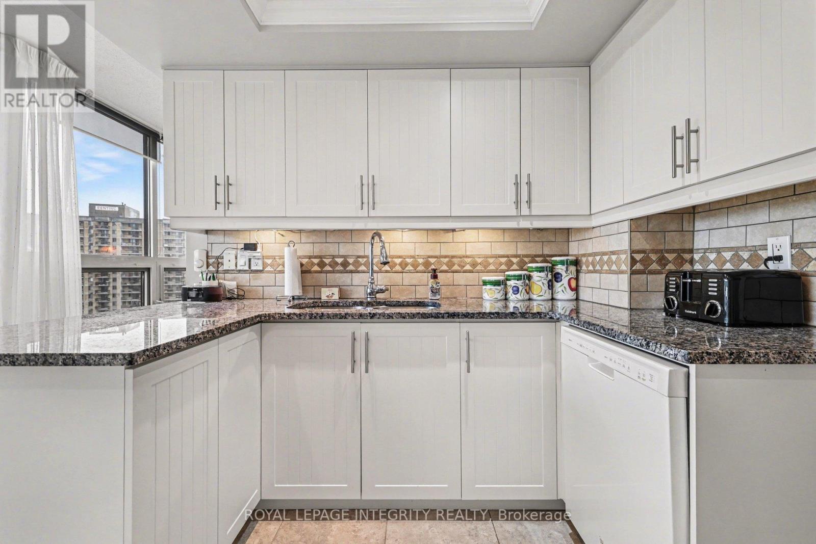 1905 - 1510 Riverside Drive, Ottawa, Ontario  K1G 4X5 - Photo 7 - X13011672