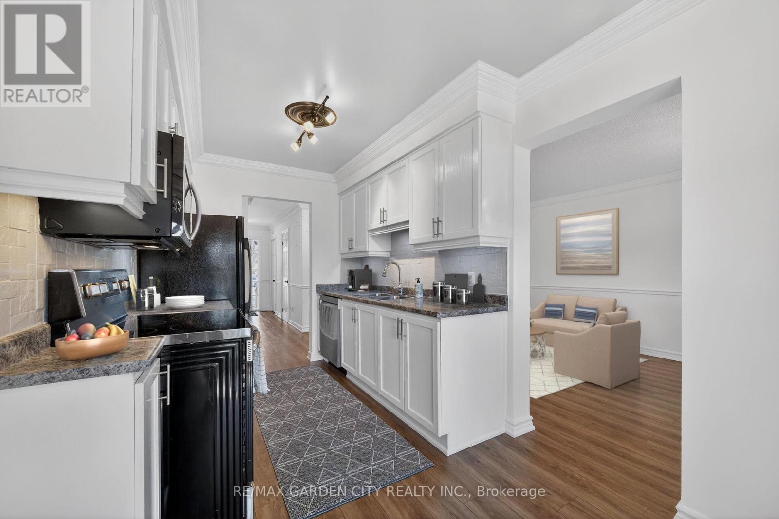 25 Walker Court, Grimsby, Ontario  L3M 5J5 - Photo 7 - X13003088