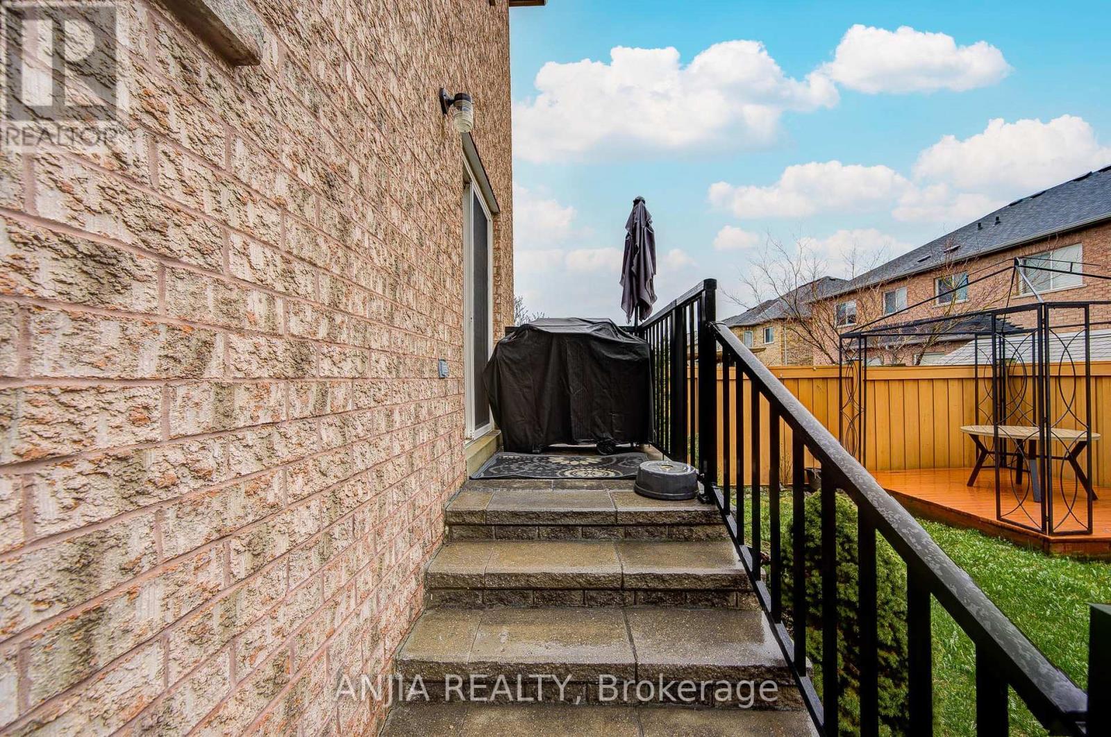 29 Butterwood Lane, Whitchurch-Stouffville, Ontario  L4A 0M7 - Photo 45 - N13011576