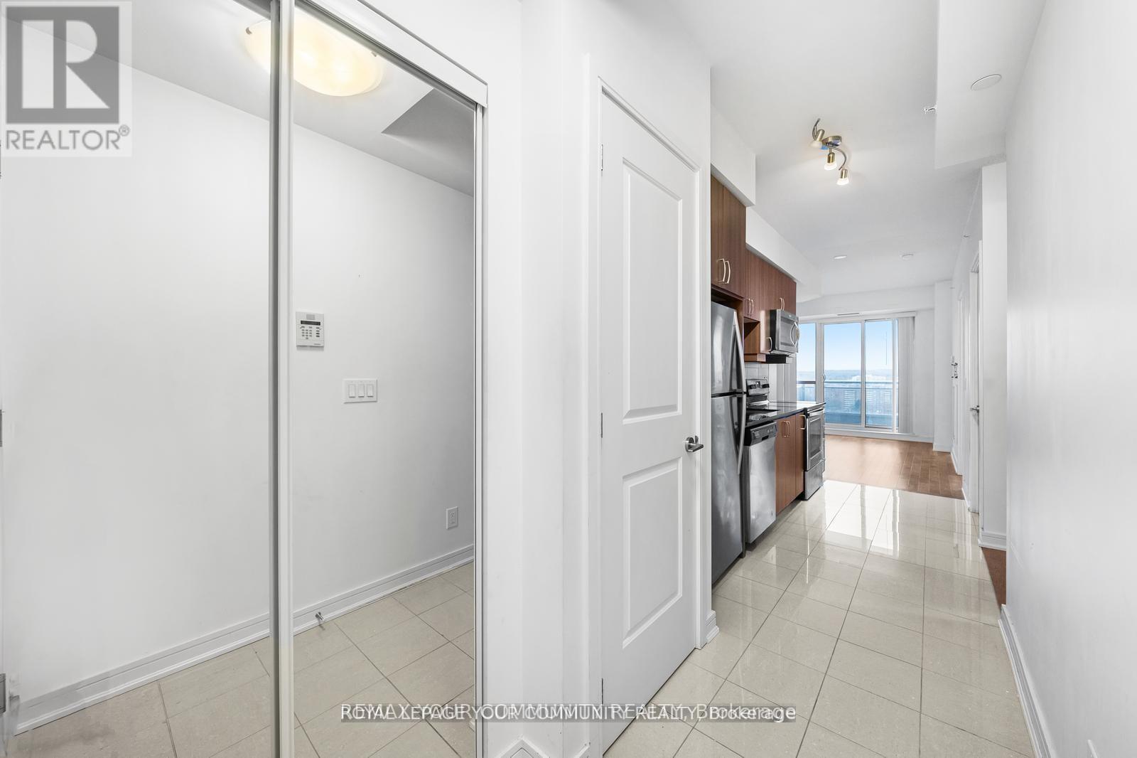 1613 - 9201 Yonge Street, Richmond Hill, Ontario  L4C 1H9 - Photo 8 - N13011628