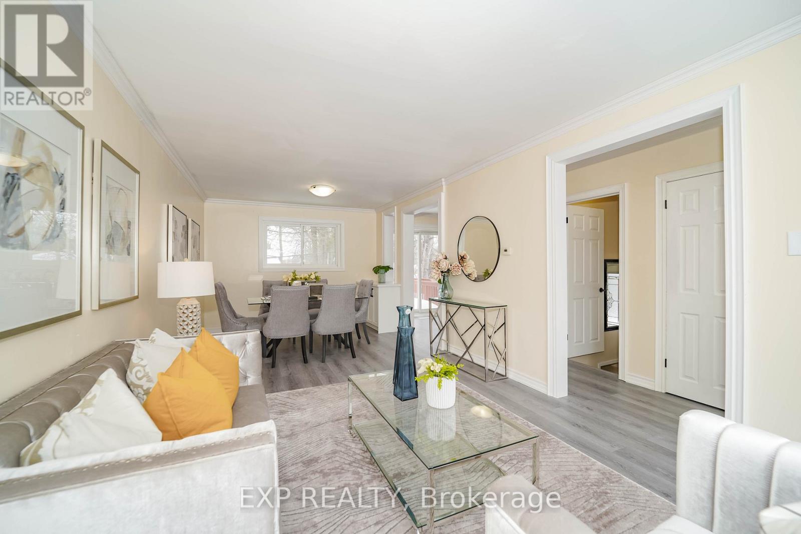 22 Jones Court, Aurora, Ontario  L4G 2B8 - Photo 2 - N13011630