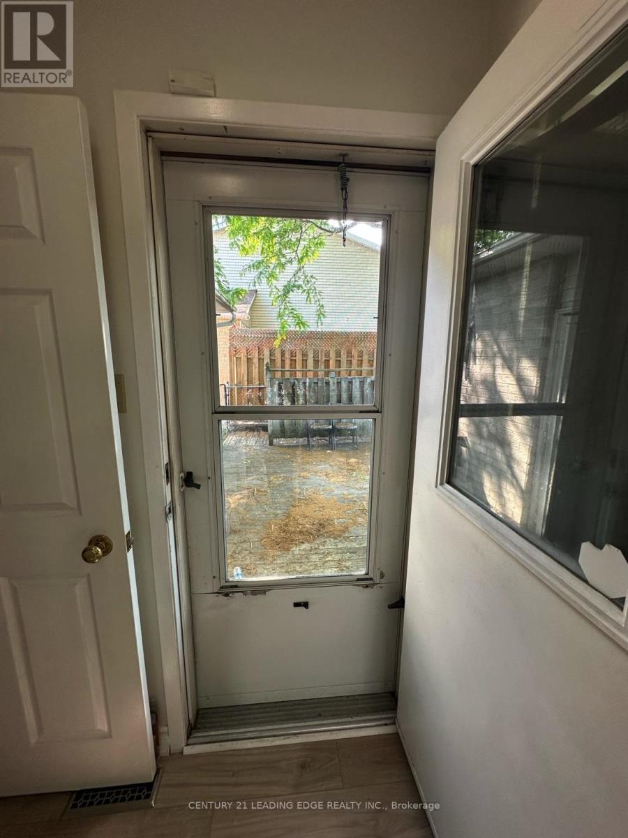 257 London Road, Newmarket, Ontario  L3Y 6L3 - Photo 11 - N13011650