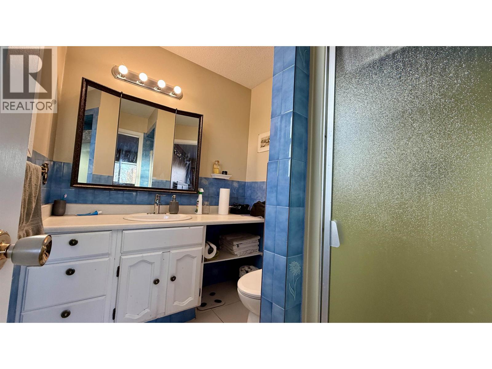 808 Marks Drive, 100 Mile House, British Columbia  V0K 2E0 - Photo 11 - R3080306