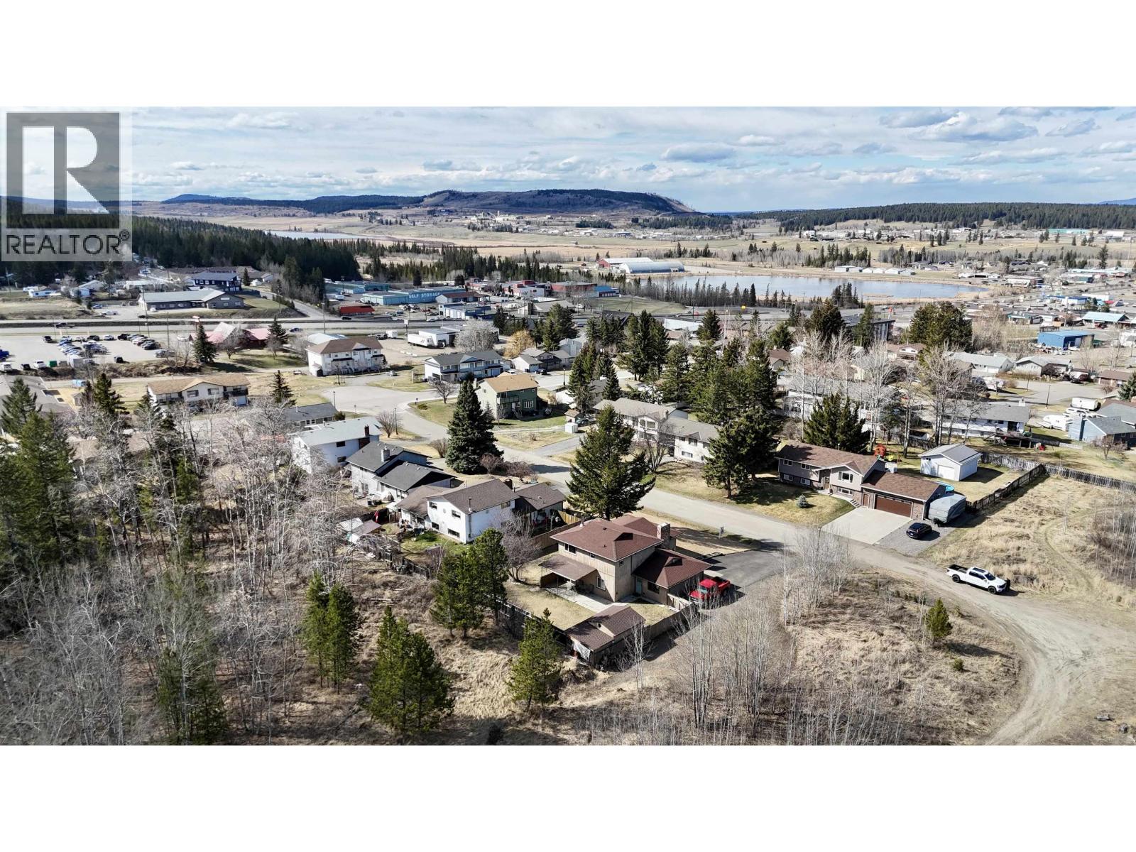 808 Marks Drive, 100 Mile House, British Columbia  V0K 2E0 - Photo 22 - R3080306