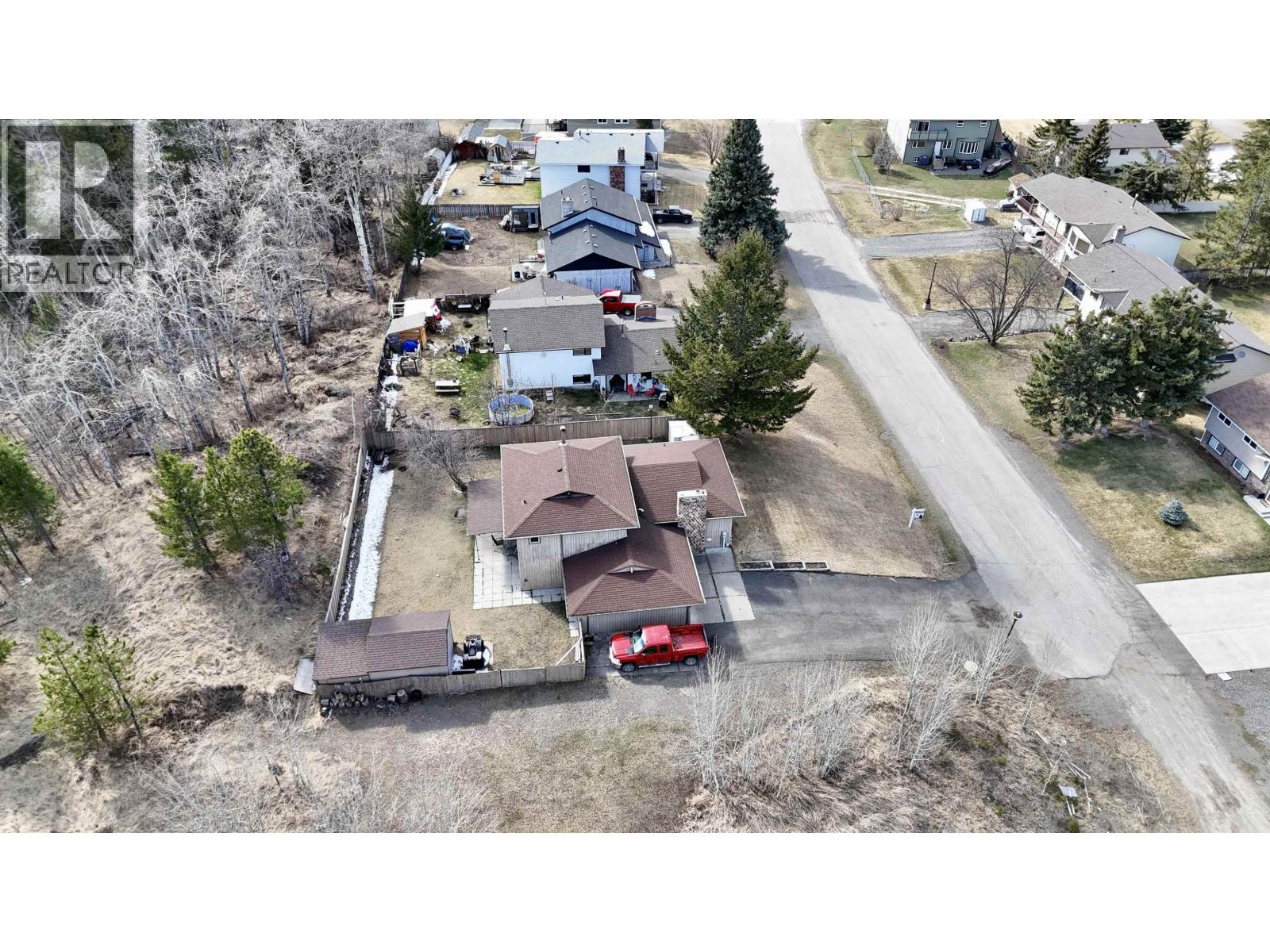 808 Marks Drive, 100 Mile House, British Columbia  V0K 2E0 - Photo 26 - R3080306