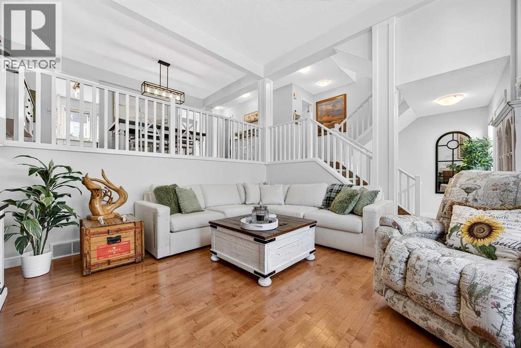 94 Candle Terrace Sw, Calgary, Alberta  T2W 6G7 - Photo 8 - A2296042