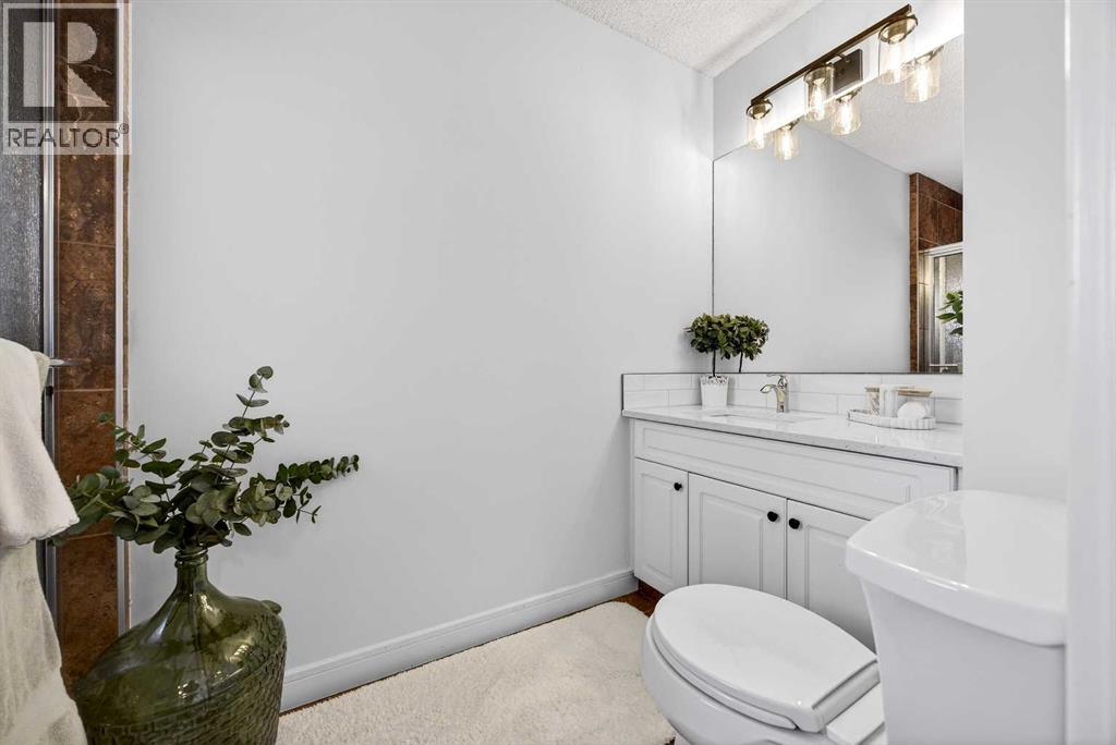 94 Candle Terrace Sw, Calgary, Alberta  T2W 6G7 - Photo 34 - A2296042