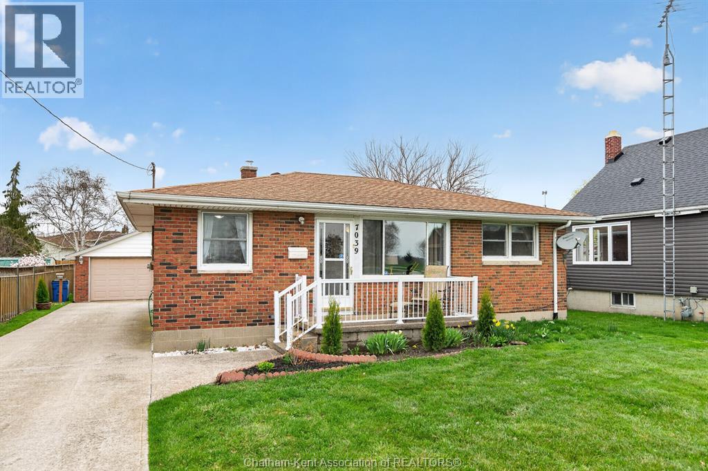 MLS# 26008423: 7039 BASE LINE, Wallaceburg, Canada