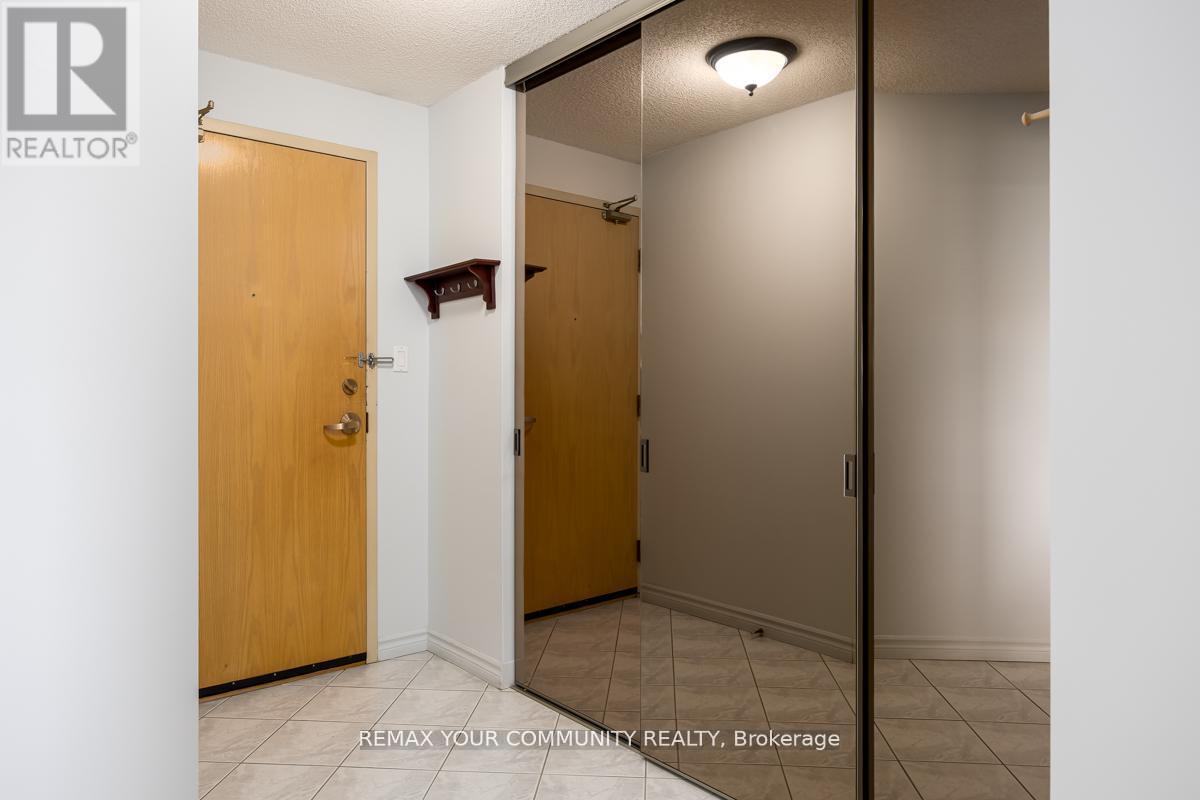 601 - 7 Dayspring Circle, Brampton, Ontario  L6B 1P8 - Photo 6 - W13011472