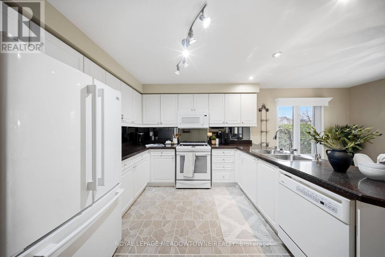 20 Huffmann Drive, Halton Hills, Ontario  L7G 5W4 - Photo 19 - W13011482