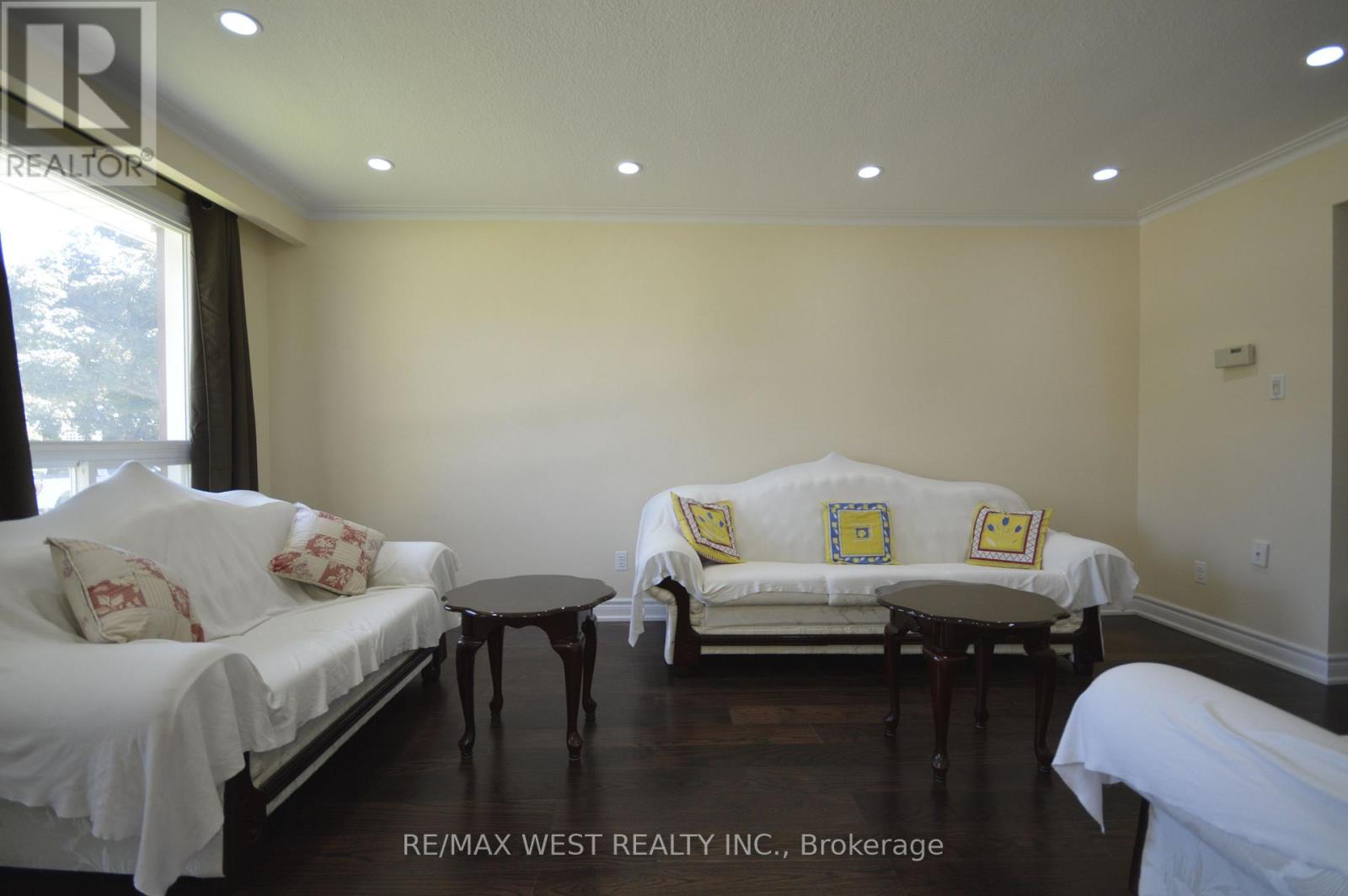 84 Kearney Drive, Toronto, Ontario  M9W 5J8 - Photo 5 - W13011532