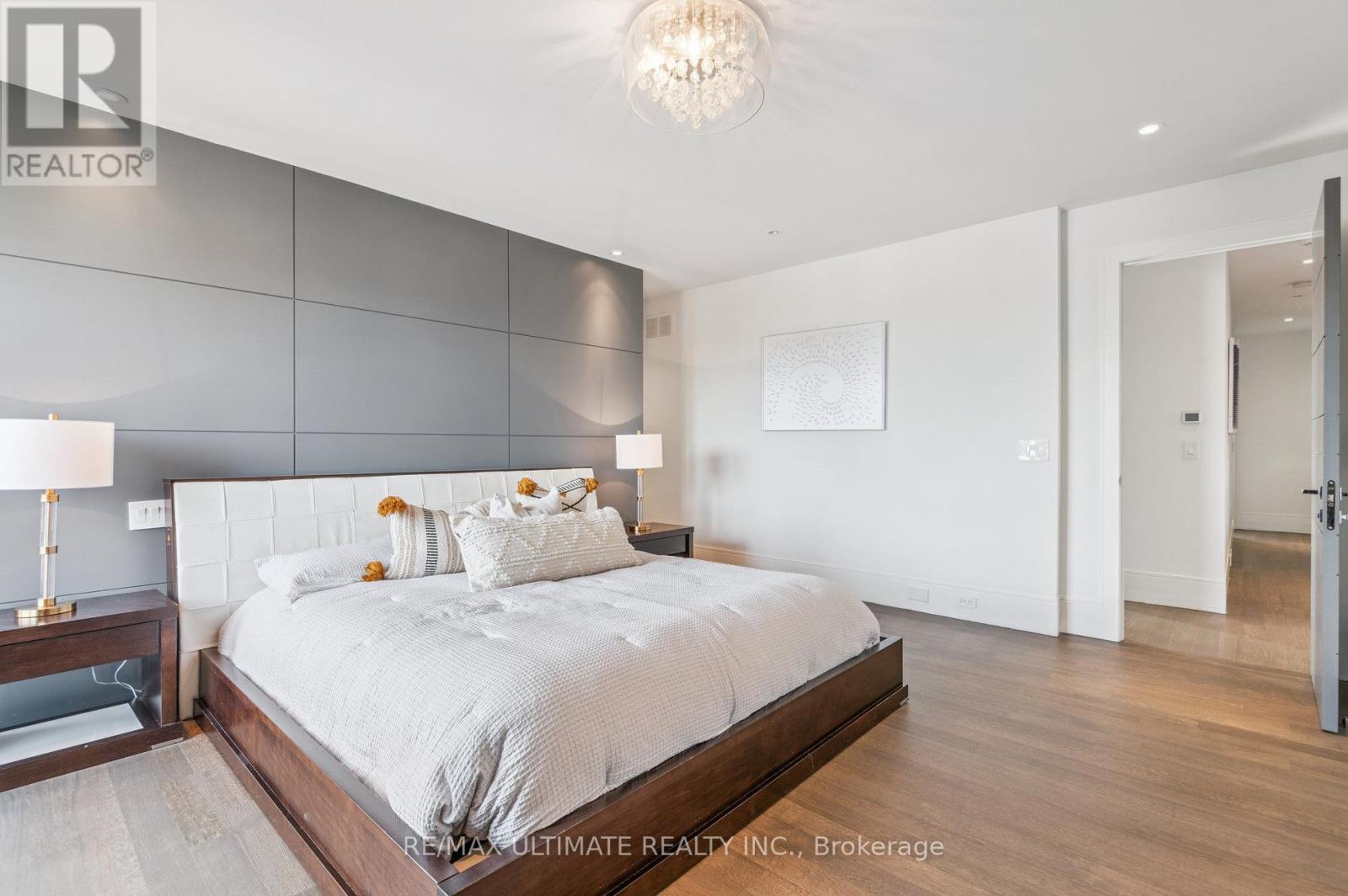 1139 Glengrove Avenue W, Toronto, Ontario  M6B 2K5 - Photo 15 - W13011556