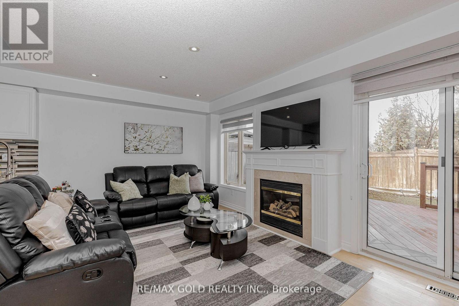 1105 Meadowgrove Court, Mississauga, Ontario  L5W 1J2 - Photo 15 - W13011570