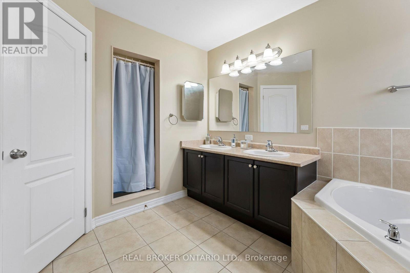 13 Icefall Road W, Caledon, Ontario  L7C 3T7 - Photo 32 - W13011586