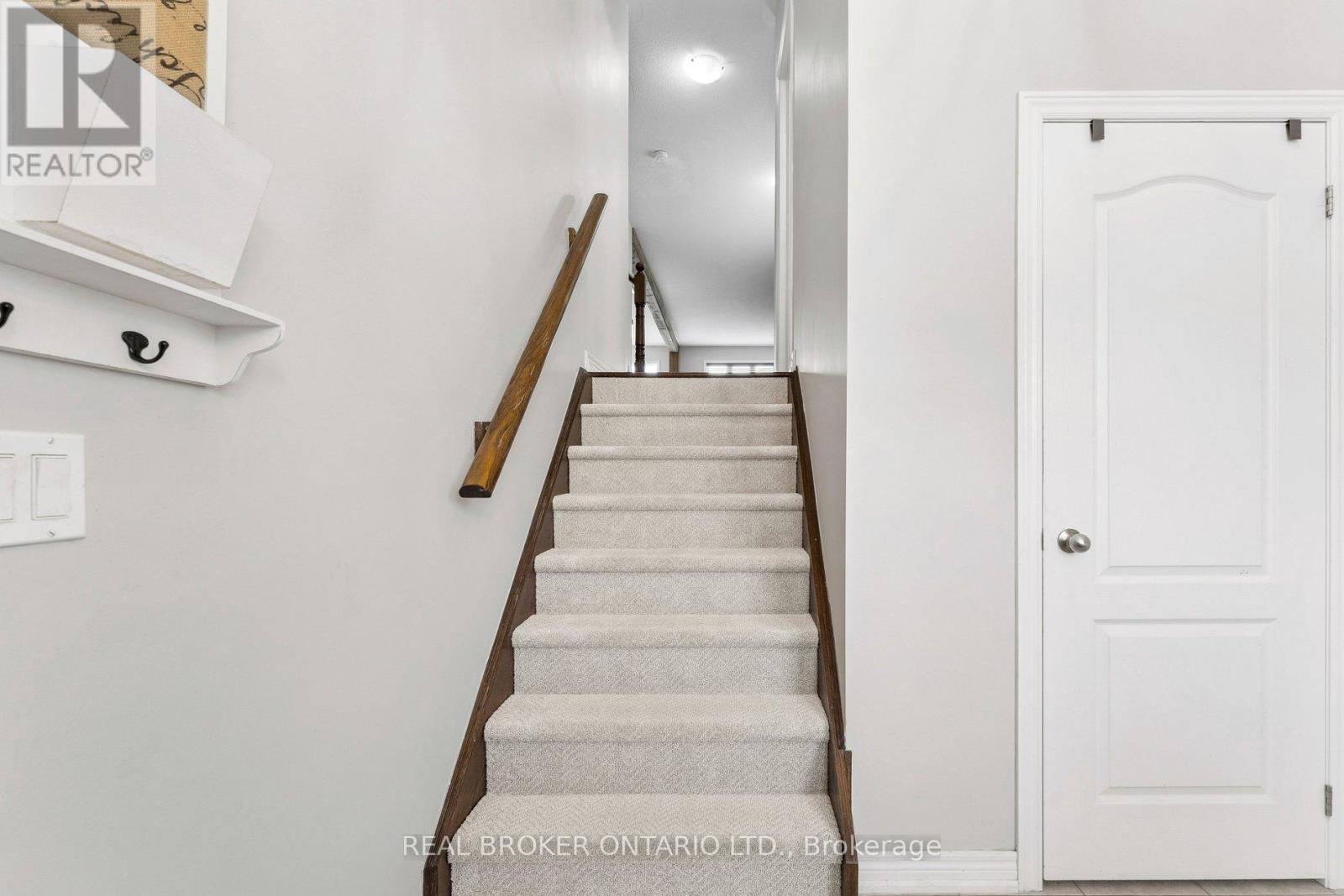 13 Icefall Road W, Caledon, Ontario  L7C 3T7 - Photo 4 - W13011586