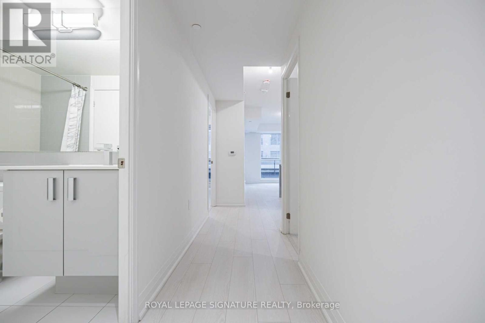 407 - 10 Gibbs Road, Toronto, Ontario  M9B 6L6 - Photo 4 - W13011618