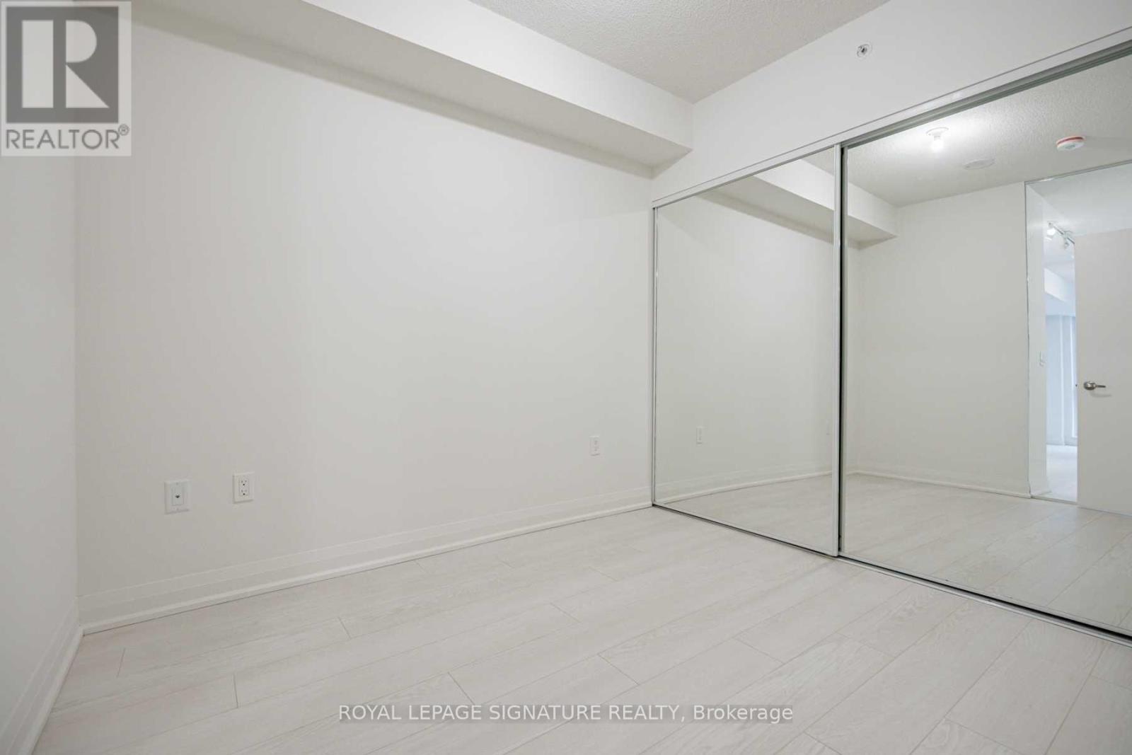 407 - 10 Gibbs Road, Toronto, Ontario  M9B 6L6 - Photo 5 - W13011618