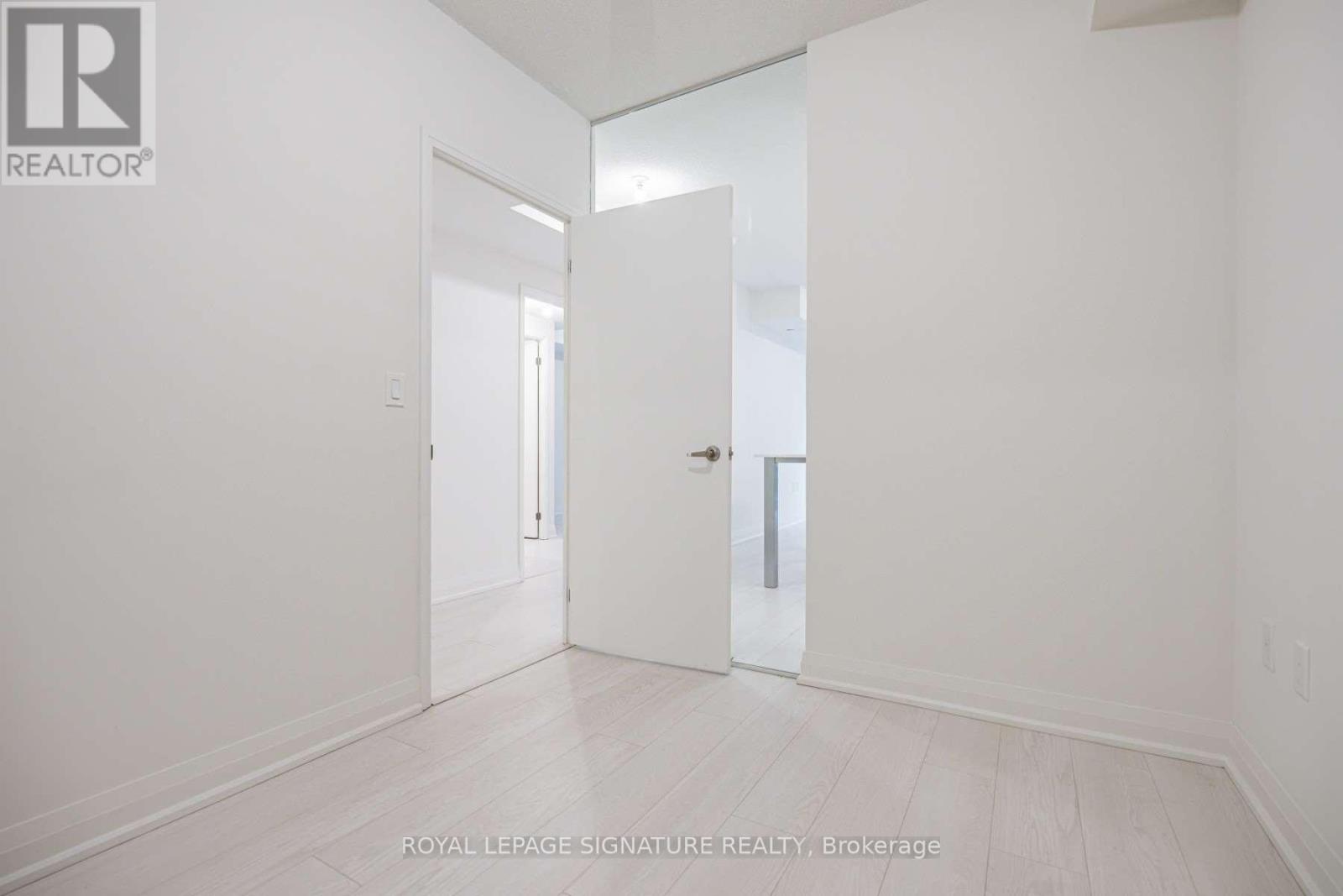 407 - 10 Gibbs Road, Toronto, Ontario  M9B 6L6 - Photo 6 - W13011618