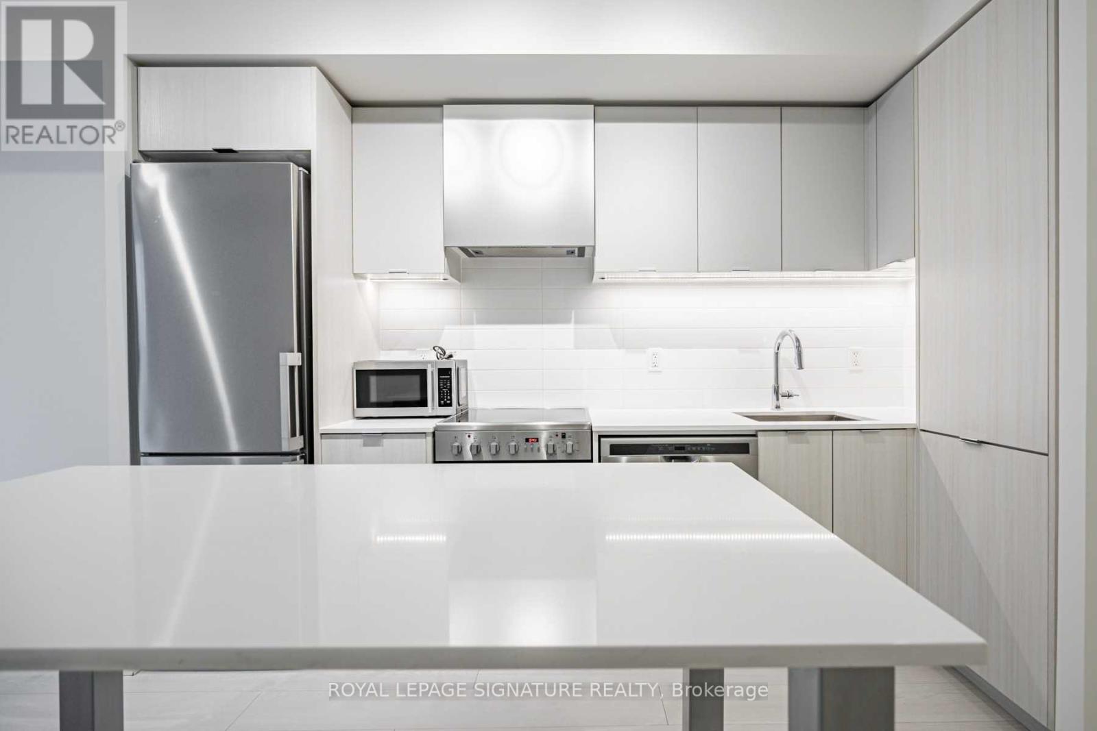 407 - 10 Gibbs Road, Toronto, Ontario  M9B 6L6 - Photo 8 - W13011618