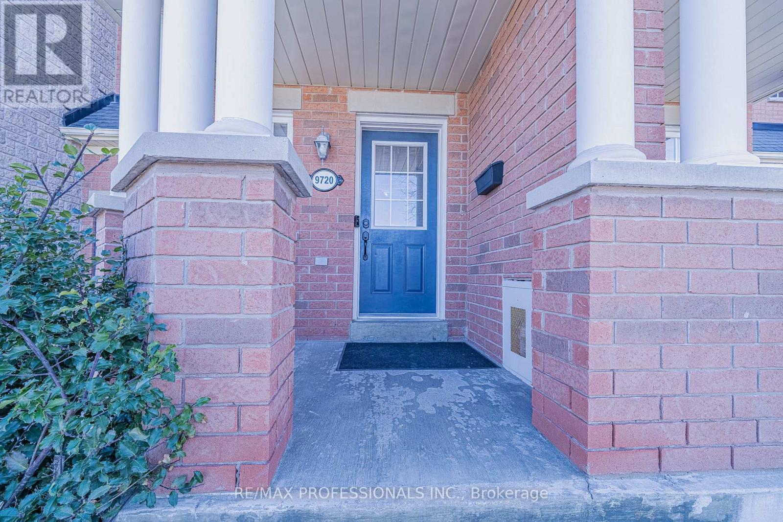 9720 Mclaughlin Road, Brampton, Ontario  L6X 0T8 - Photo 3 - W13011620