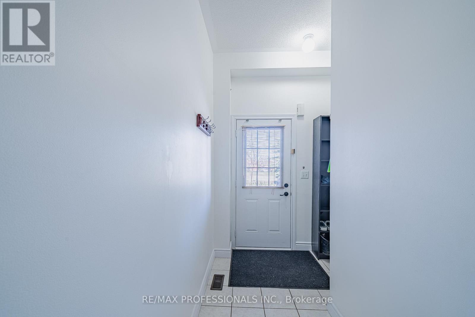 9720 Mclaughlin Road, Brampton, Ontario  L6X 0T8 - Photo 4 - W13011620