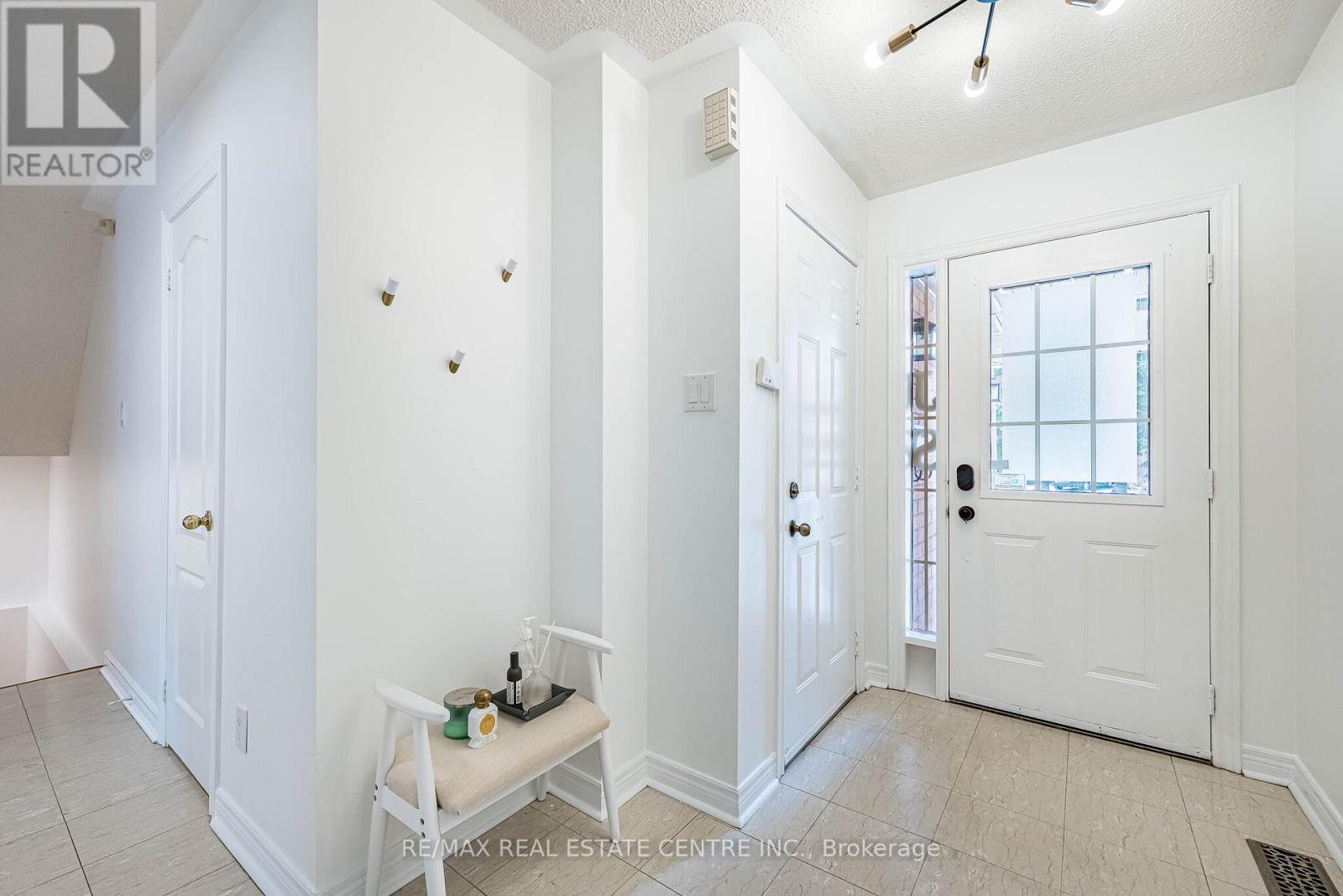 18 - 1905 Broad Hallow Gate, Mississauga, Ontario  L5L 3T4 - Photo 4 - W13011626