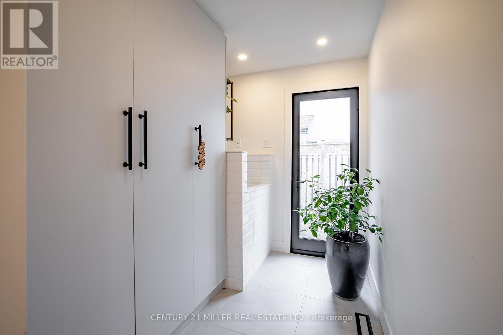 2433 Trevor Drive, Oakville, Ontario  L6L 5C4 - Photo 13 - W13011664