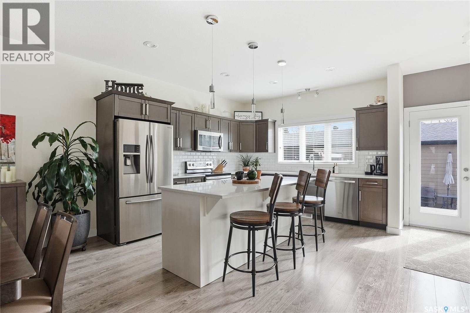 118 3rd Street E, Saskatoon, Saskatchewan  S7H 1L1 - Photo 2 - SK033096