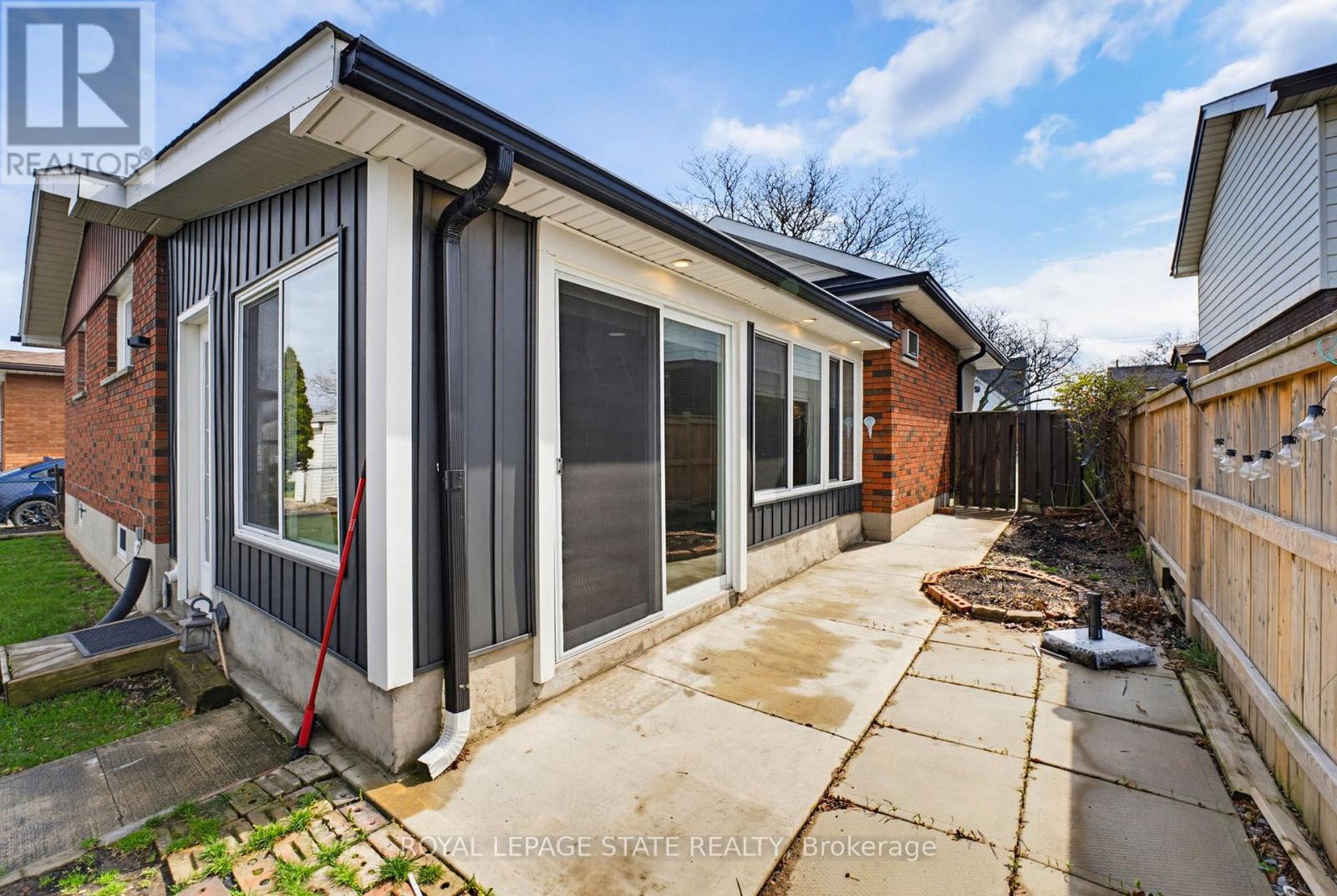 157 Hoover Crescent, Hamilton, Ontario  L9A 3H2 - Photo 35 - X13011478