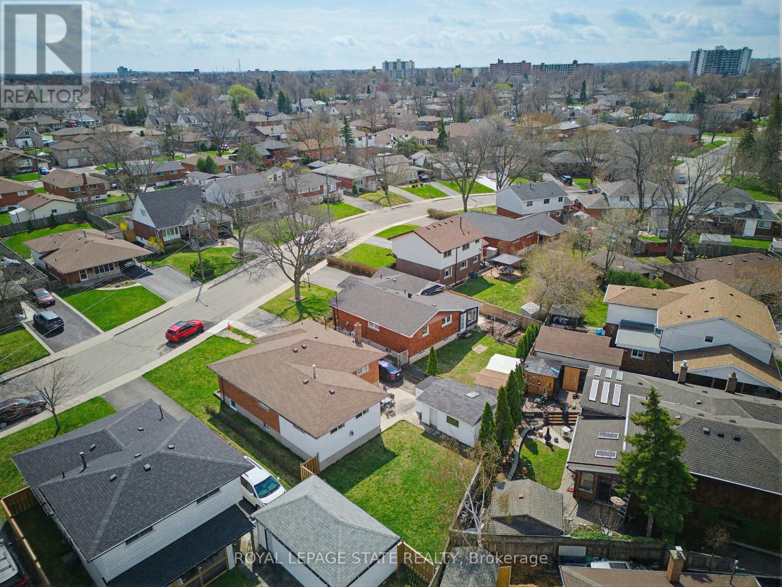 157 Hoover Crescent, Hamilton, Ontario  L9A 3H2 - Photo 4 - X13011478