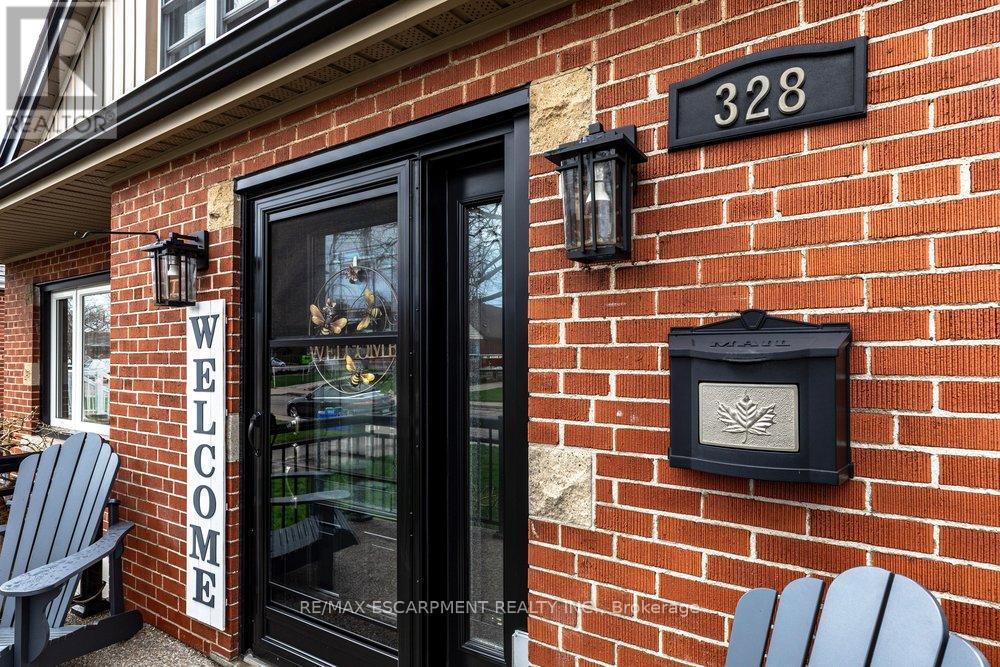 328 East 19th Street, Hamilton, Ontario  L9A 4S8 - Photo 3 - X13011638