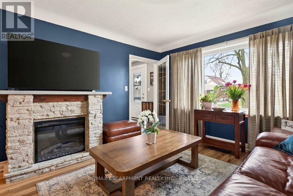 328 East 19th Street, Hamilton, Ontario  L9A 4S8 - Photo 7 - X13011638