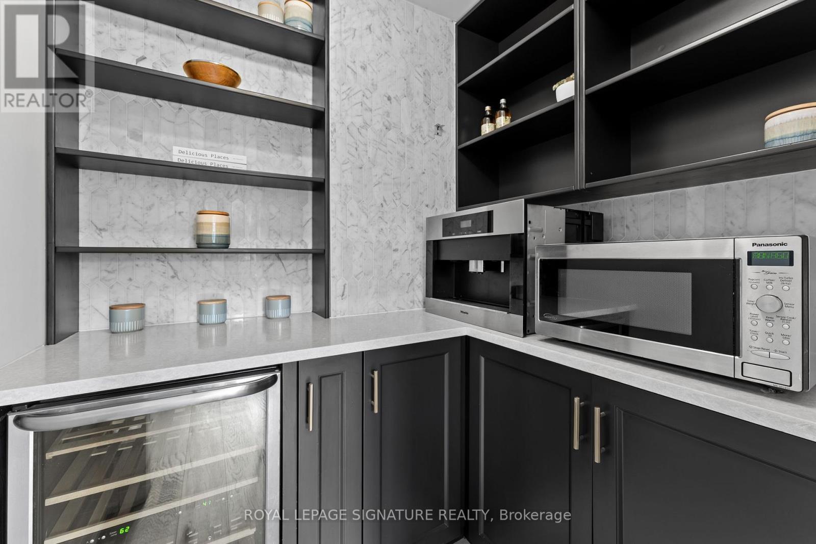 47 Don Valley Drive, Toronto, Ontario  M4K 2J1 - Photo 9 - E13001576