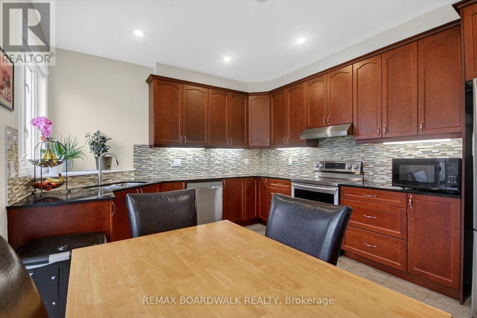 161 Flowing Creek Circle, Ottawa, Ontario  K2M 0K2 - Photo 14 - X12994114