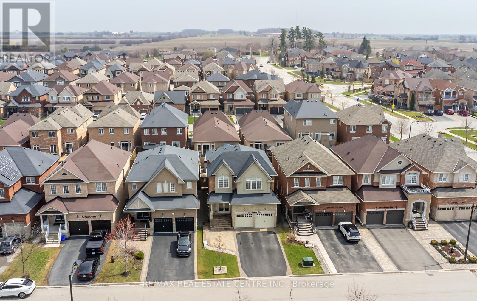 157 Niagara Trail, Halton Hills, Ontario  L7G 0H4 - Photo 2 - W13011486