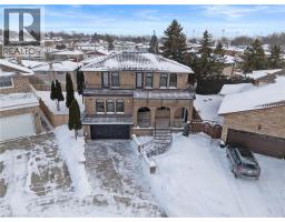 16 BOSNA Court, Hamilton, Ontario