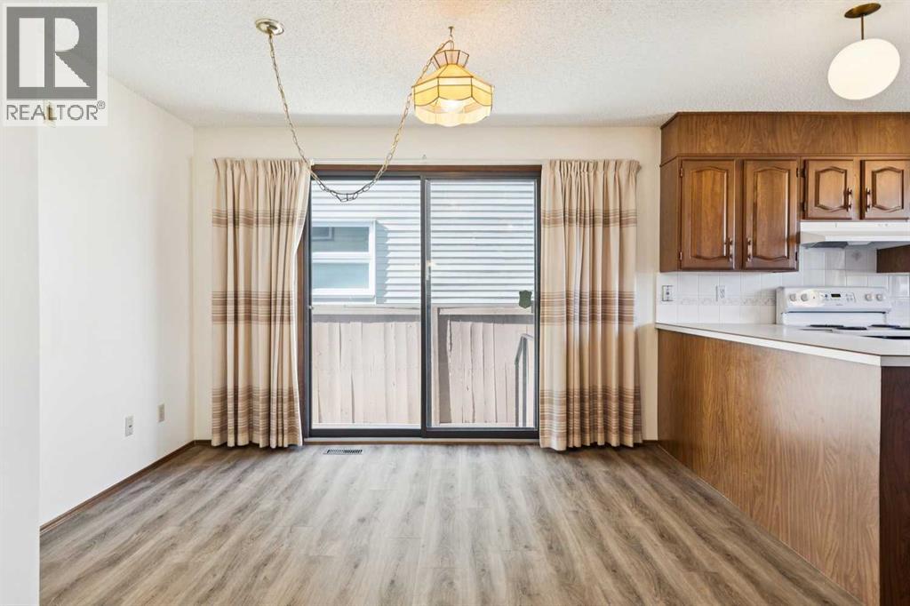 2627 126 Avenue SW, Calgary, Alberta  T2W 3V5 - Photo 9 - A2301465