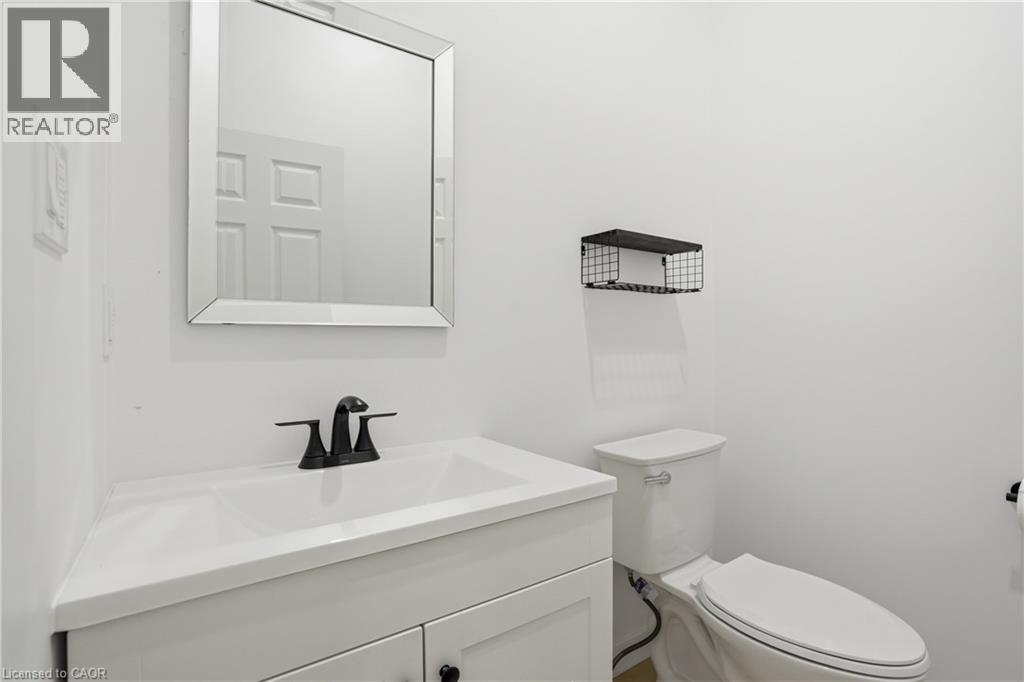 1110 Cannon Street E, Hamilton, Ontario  L8L 2J6 - Photo 6 - 40821524