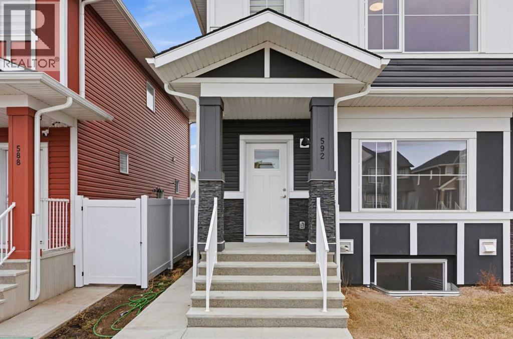 592 Dawson Drive, Chestermere, Alberta  T1X 2X1 - Photo 3 - A2301477