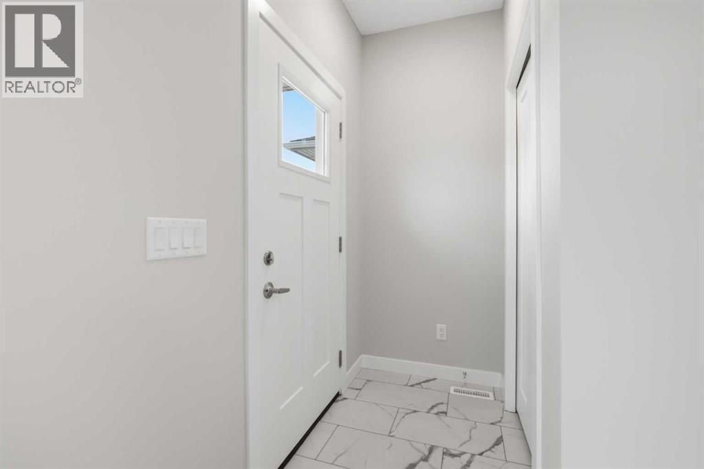 592 Dawson Drive, Chestermere, Alberta  T1X 2X1 - Photo 4 - A2301477