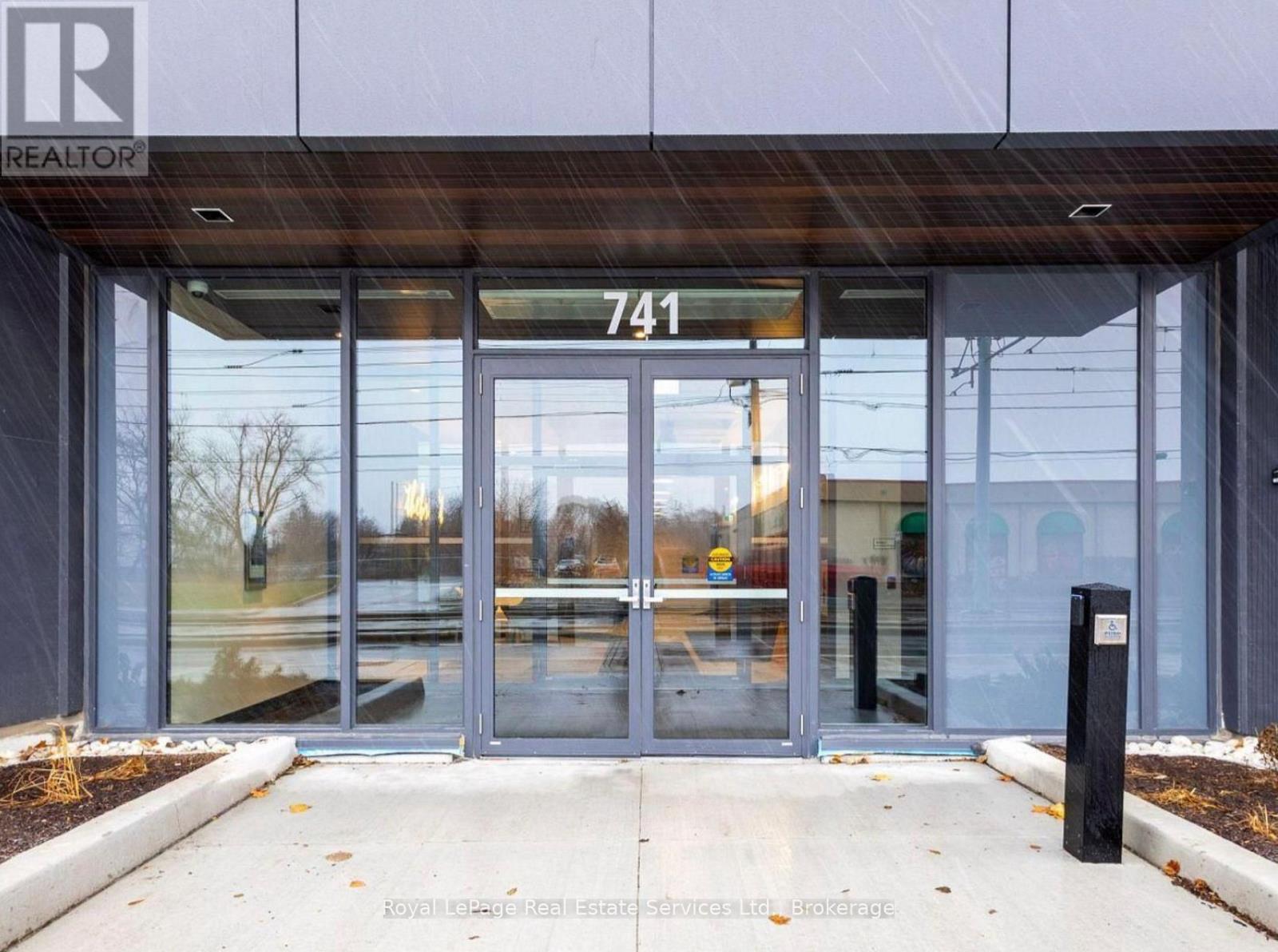 1610 - 741 King Street, Kitchener, Ontario  N2G 1E3 - Photo 2 - X13011694