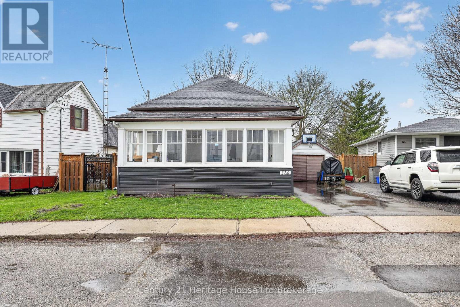 124 East Park Drive, Woodstock, Ontario  N4S 3N2 - Photo 2 - X13011806