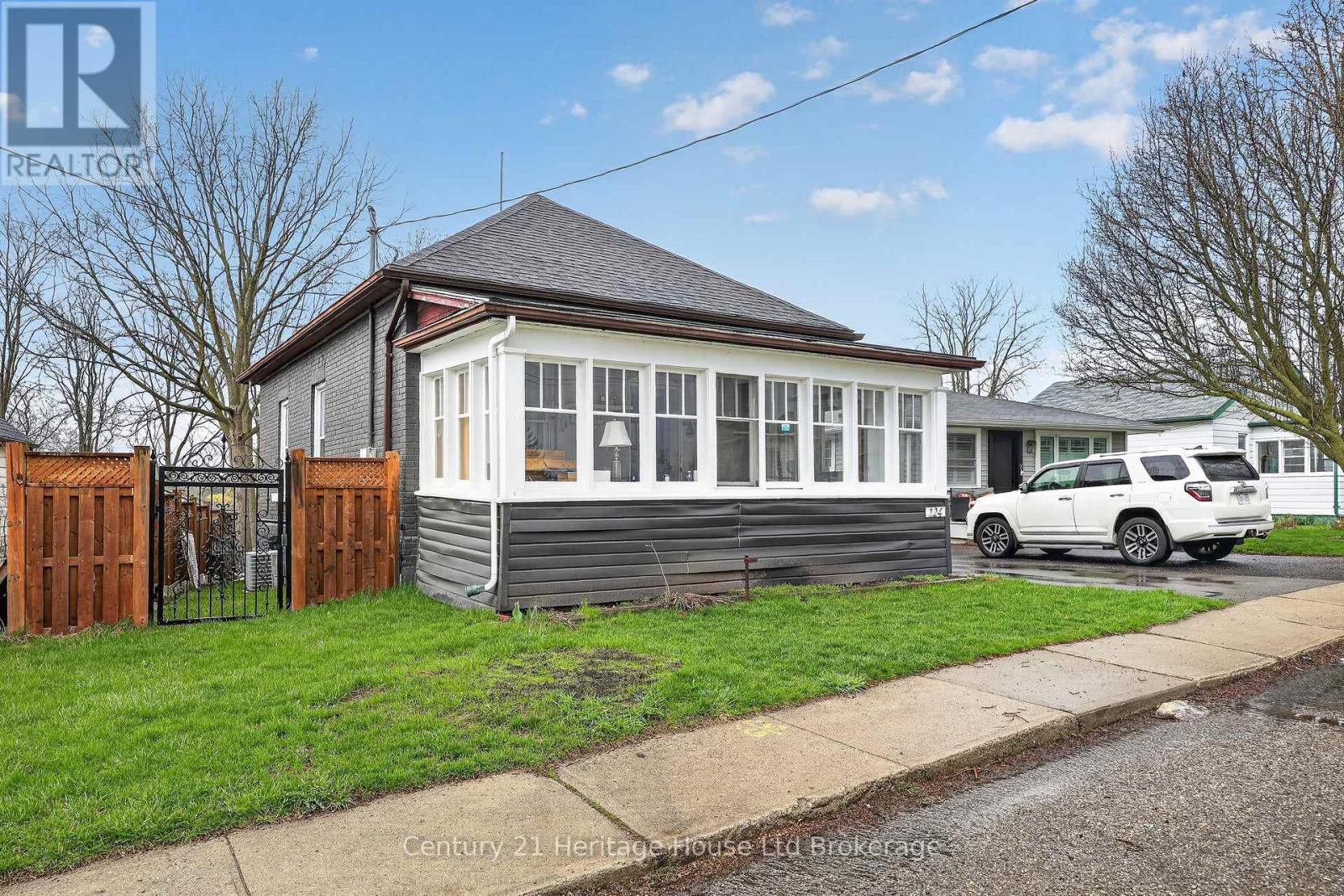 124 East Park Drive, Woodstock, Ontario  N4S 3N2 - Photo 3 - X13011806