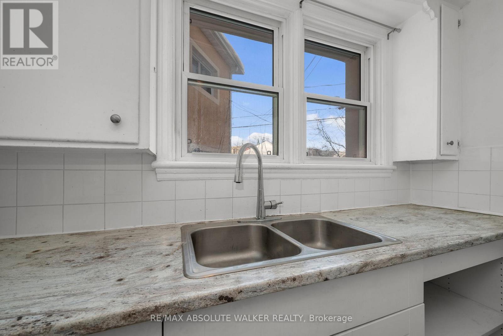 2 - 131 Dagmar Avenue, Ottawa, Ontario  K1L 5T3 - Photo 17 - X12793852