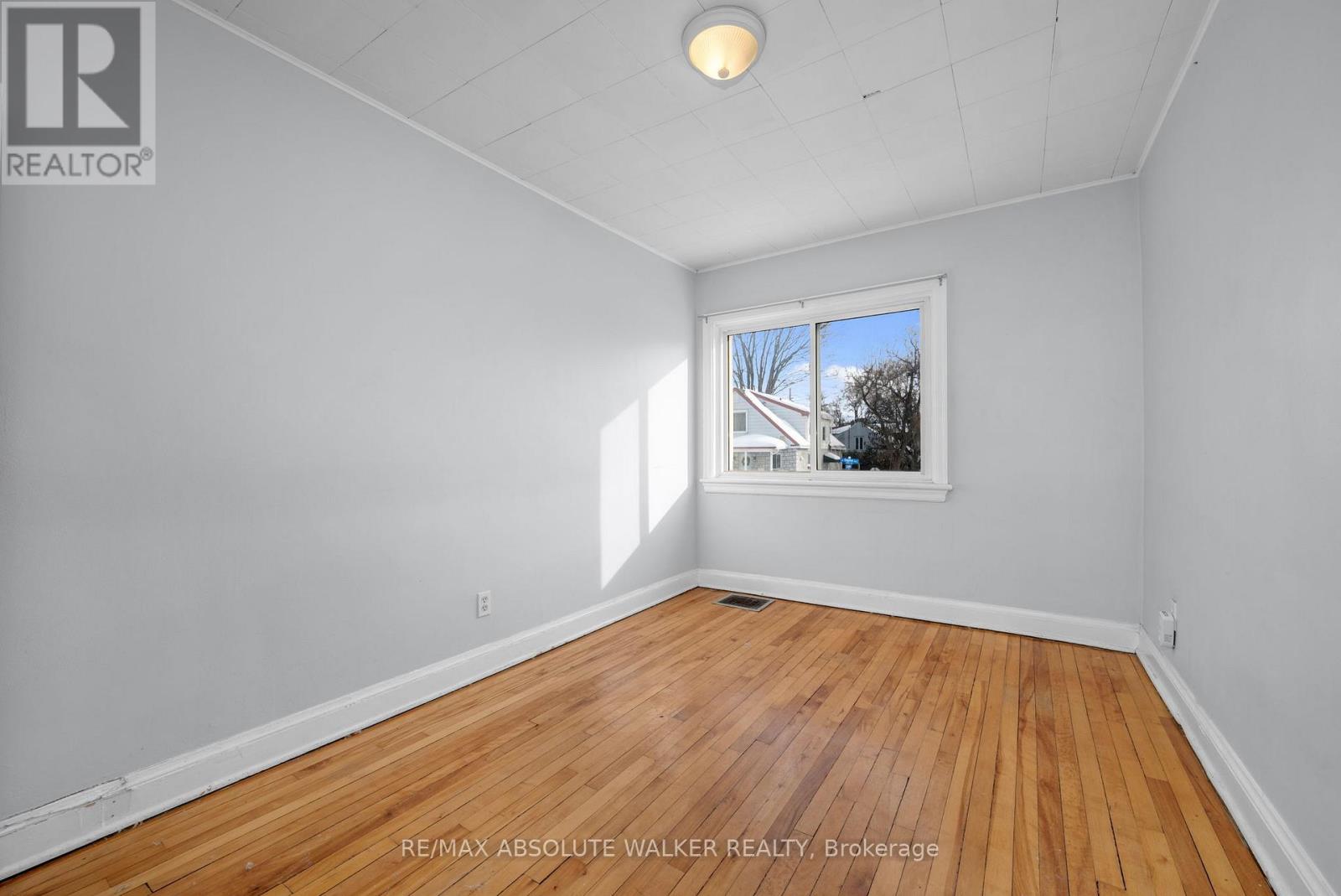 2 - 131 Dagmar Avenue, Ottawa, Ontario  K1L 5T3 - Photo 21 - X12793852