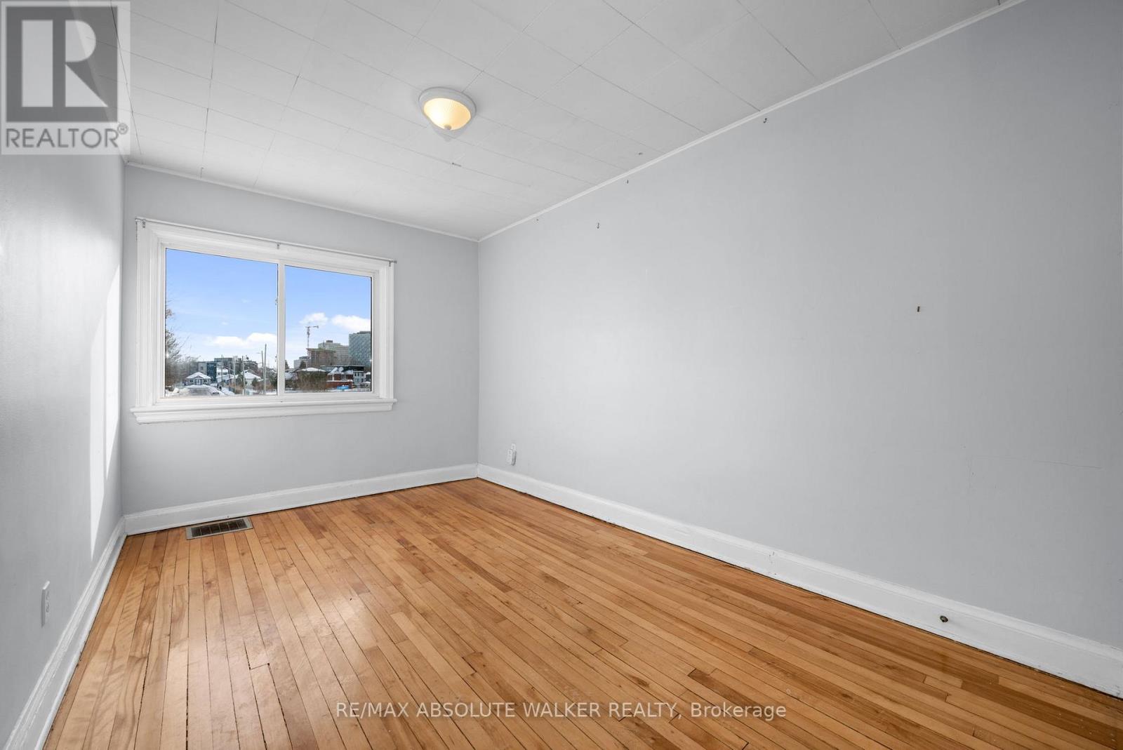 2 - 131 Dagmar Avenue, Ottawa, Ontario  K1L 5T3 - Photo 20 - X12793852