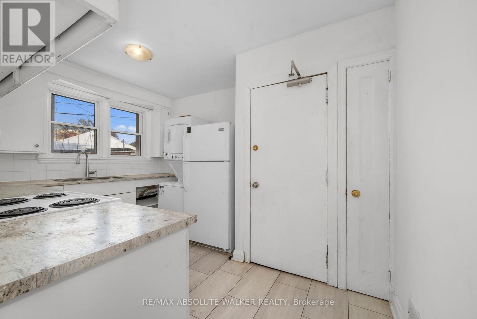 2 - 131 Dagmar Avenue, Ottawa, Ontario  K1L 5T3 - Photo 14 - X12793852