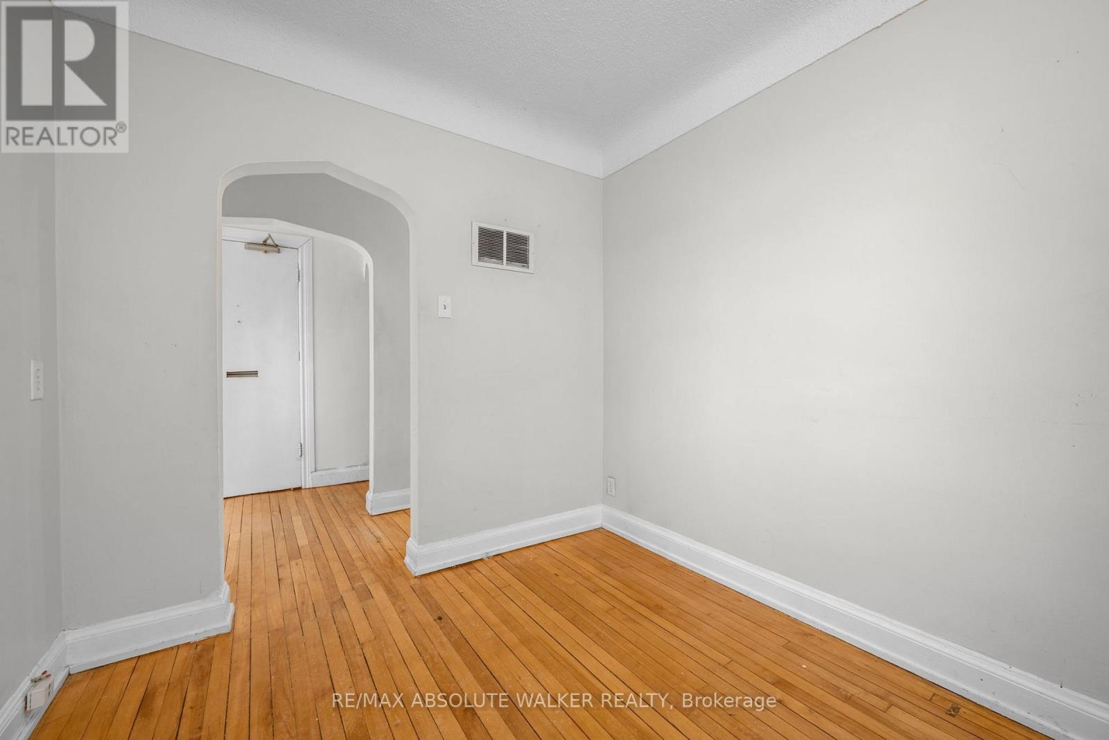 2 - 131 Dagmar Avenue, Ottawa, Ontario  K1L 5T3 - Photo 13 - X12793852