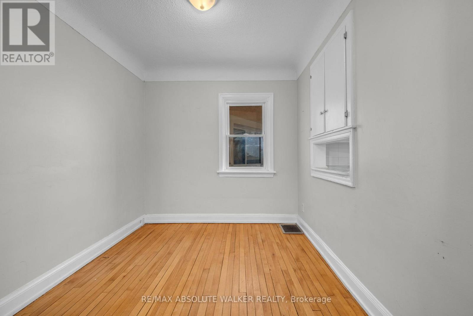 2 - 131 Dagmar Avenue, Ottawa, Ontario  K1L 5T3 - Photo 10 - X12793852