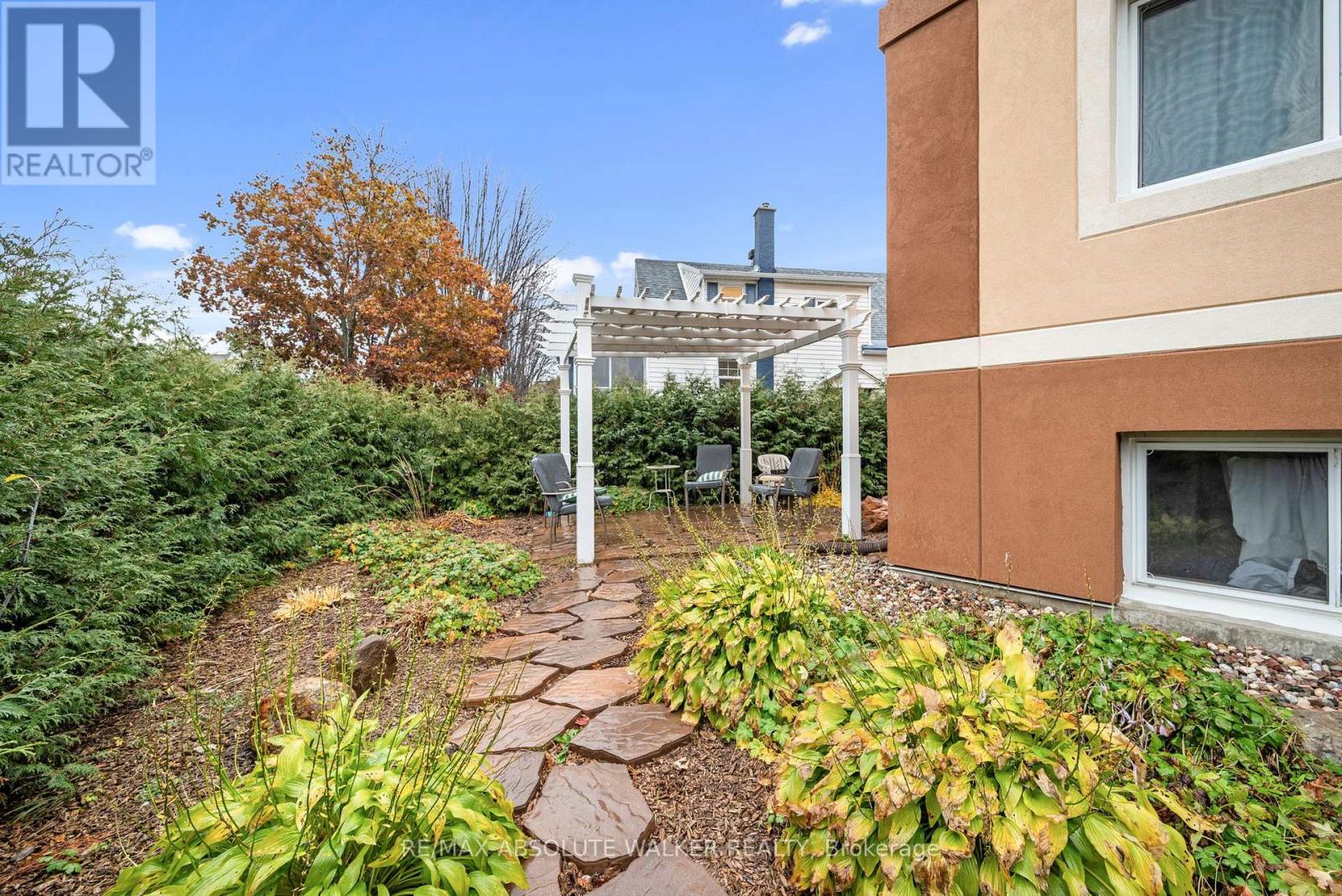 2 - 131 Dagmar Avenue, Ottawa, Ontario  K1L 5T3 - Photo 27 - X12793852